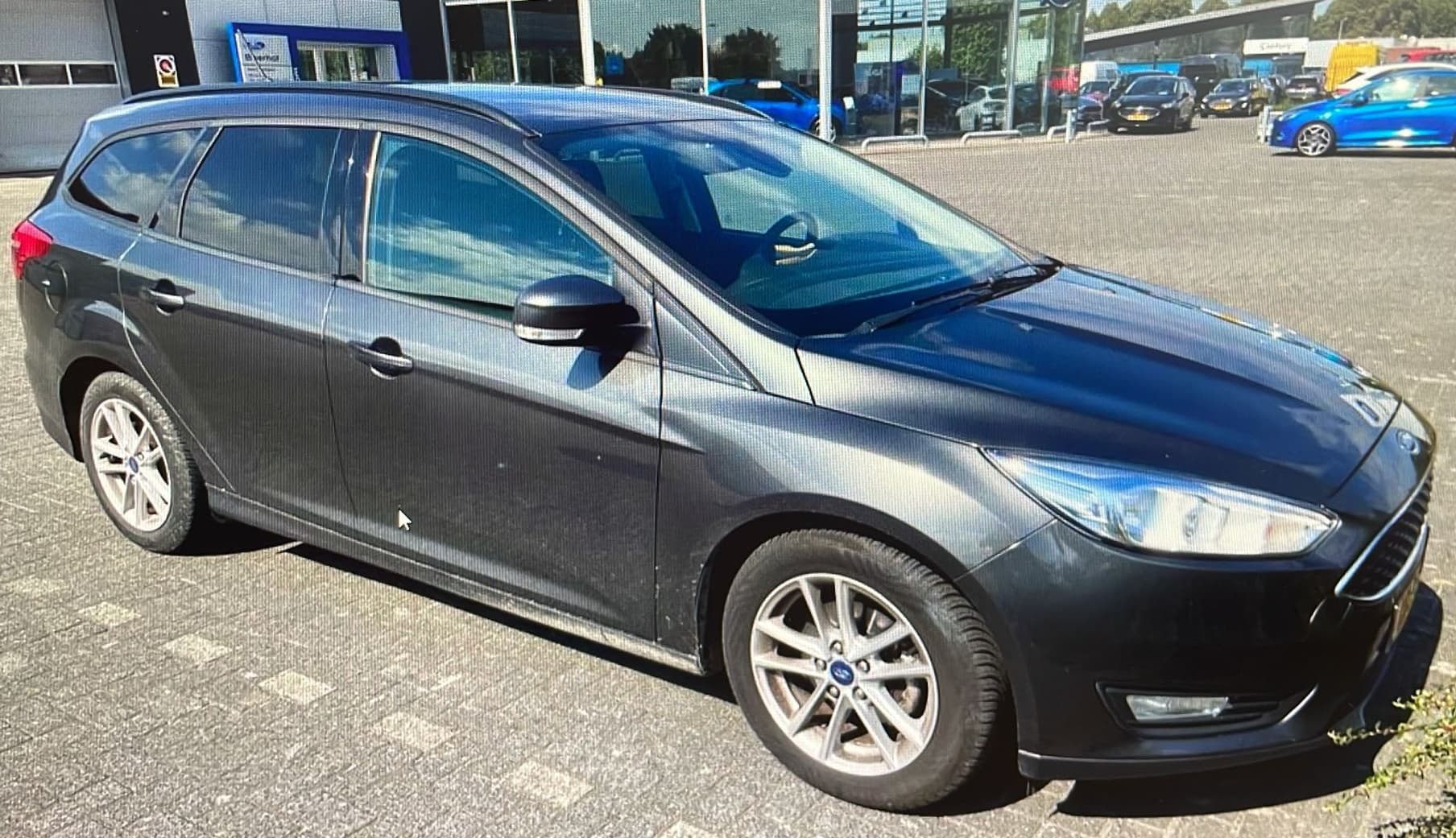 car-image