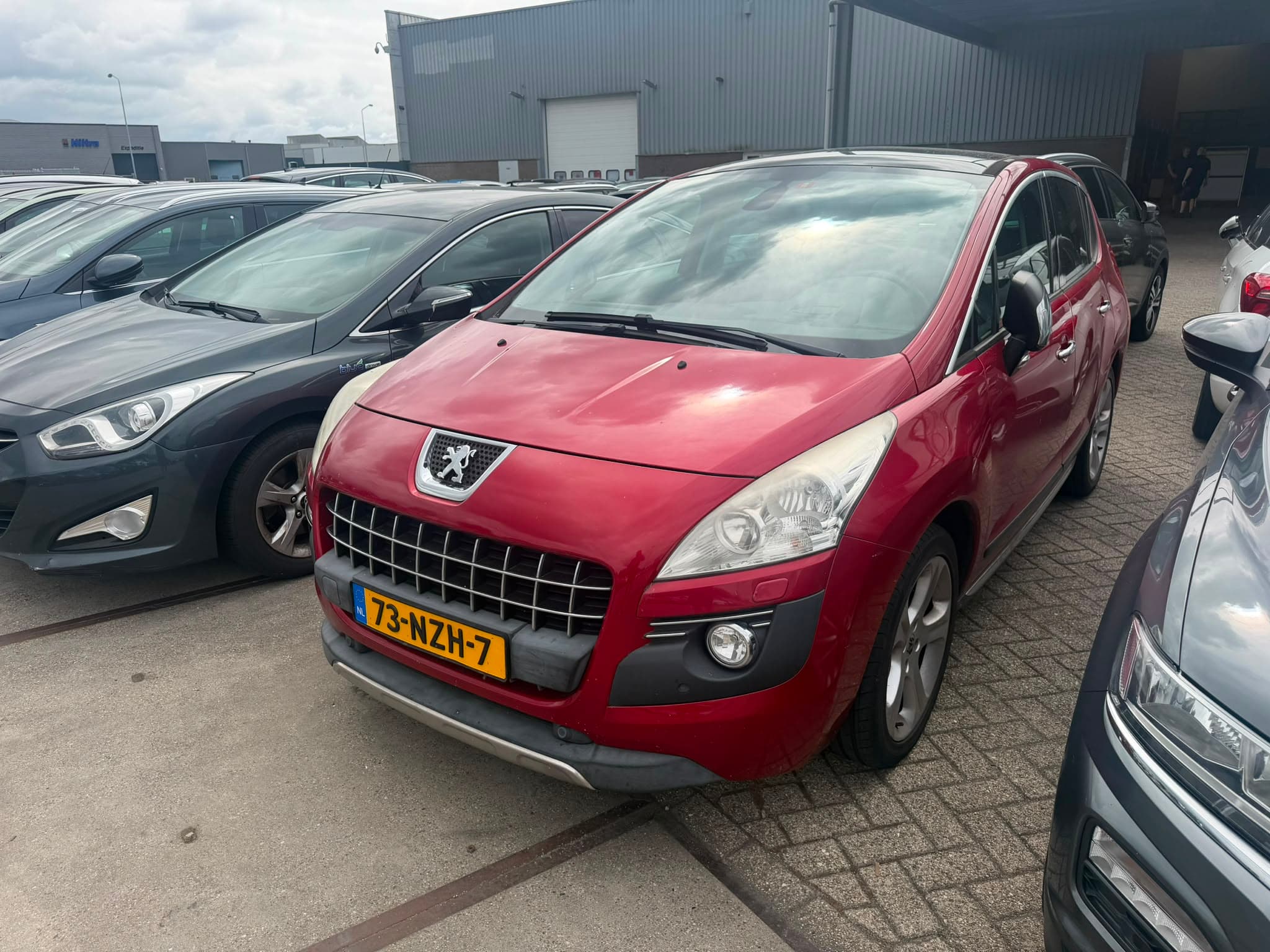car-image