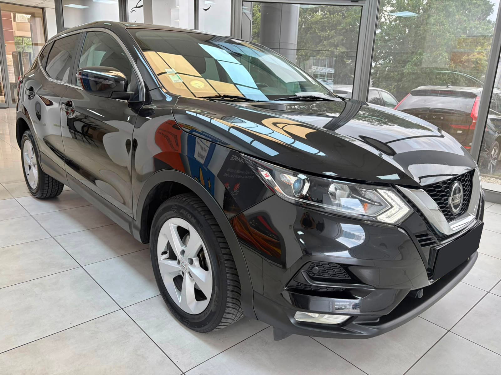car-image