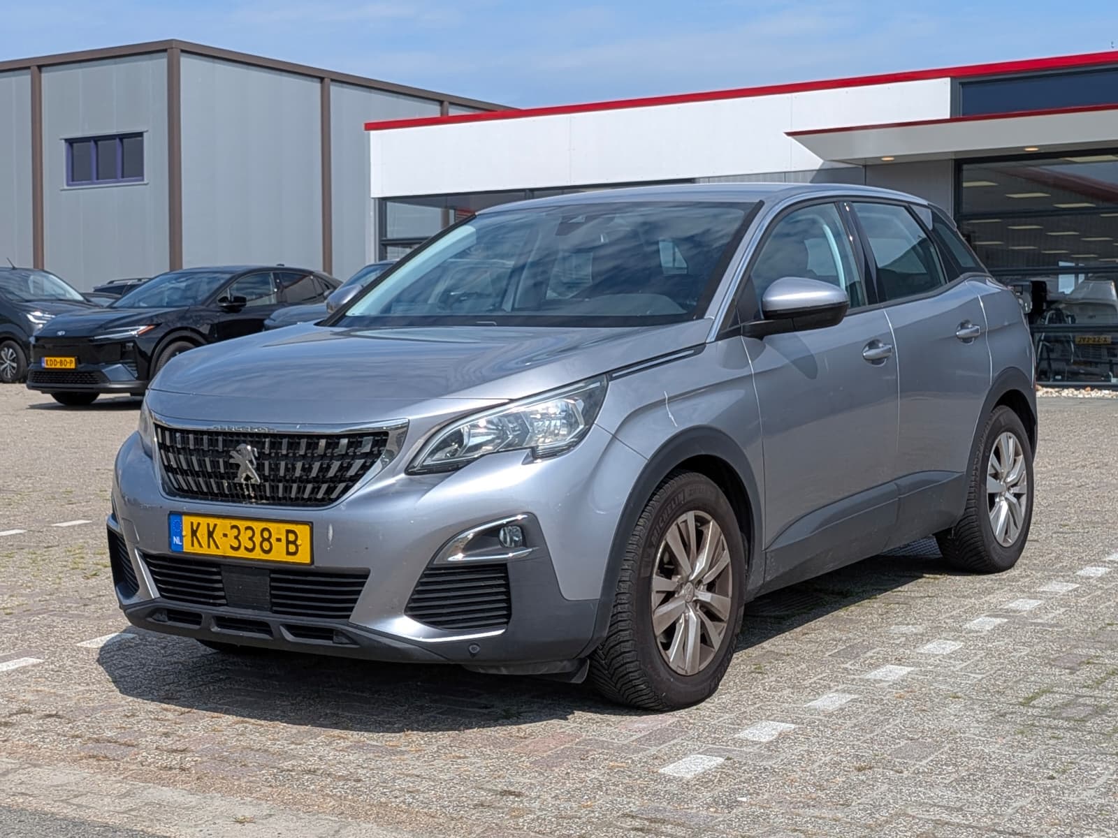car-image