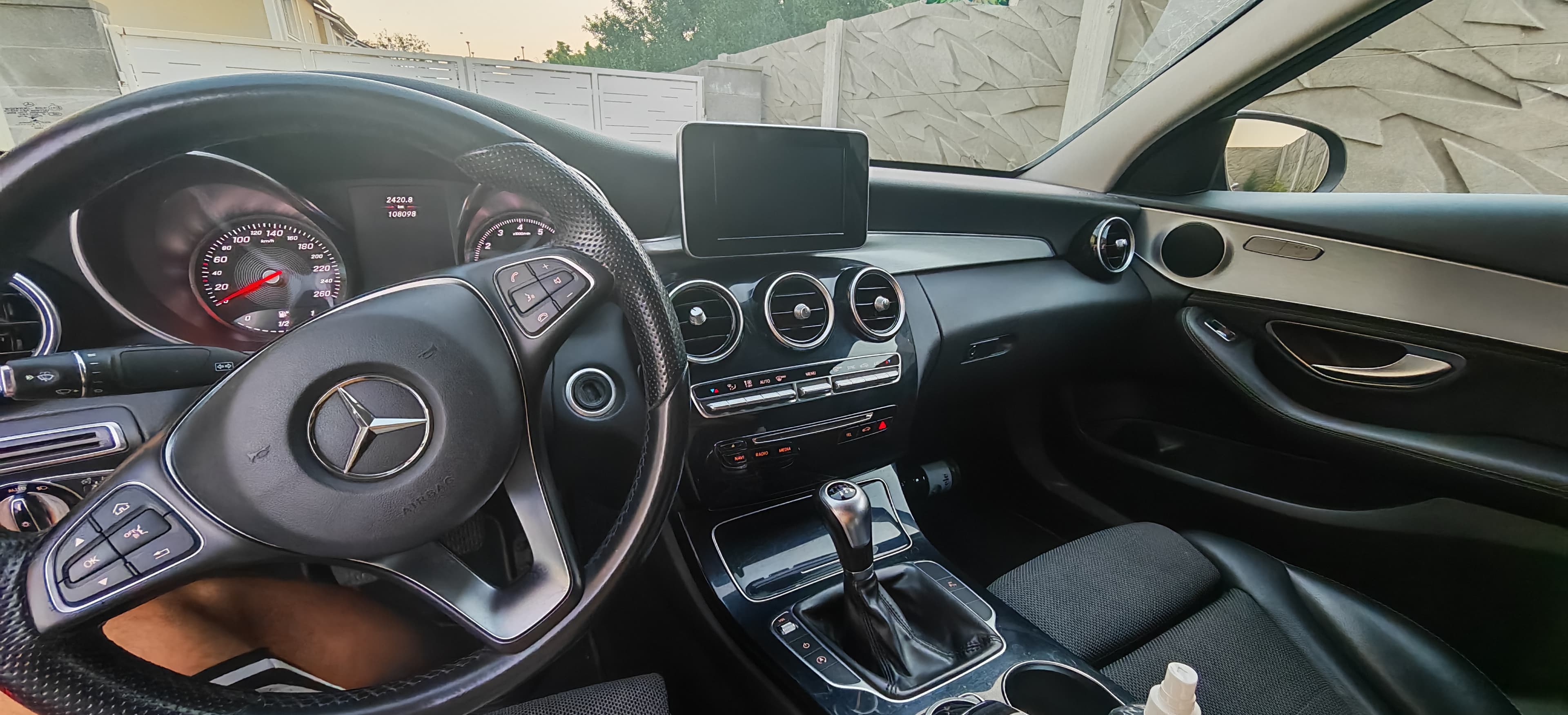 car-image